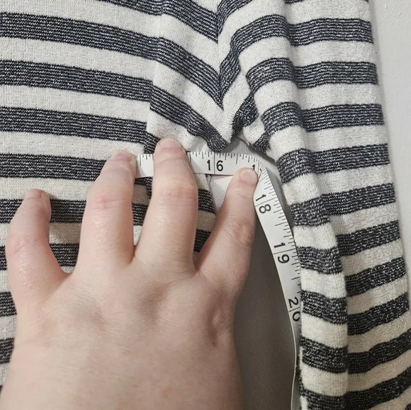 Michael Stars For Anthropologie Gray And White Striped 3/4 Sleeve Top! - Picture 4 of 6